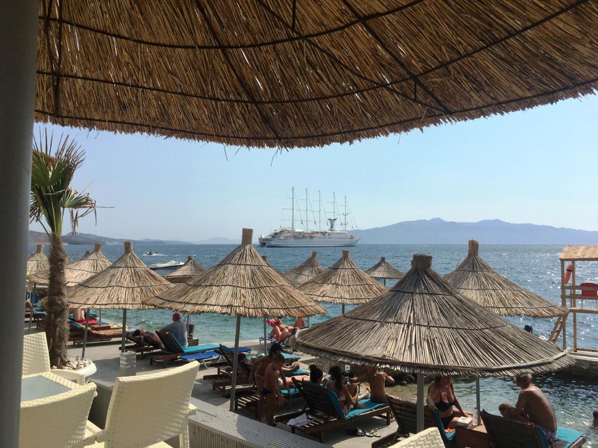 Royal Queen And King Luxury Apartment Sarandë Exteriör bild